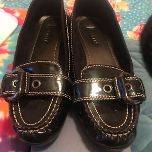 Nickels black shiny flats